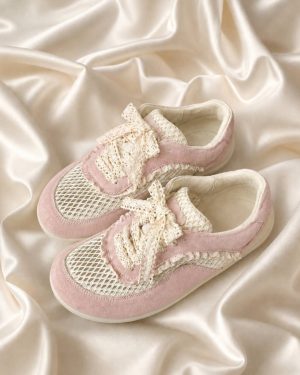 Anatomical sneakers