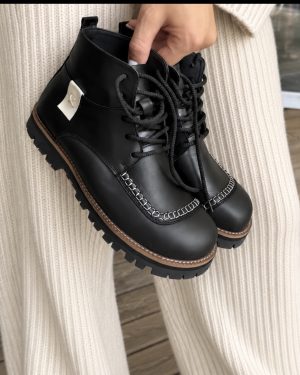 Anatomical boots