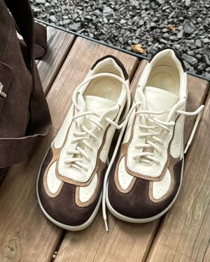 Anatomical sneakers