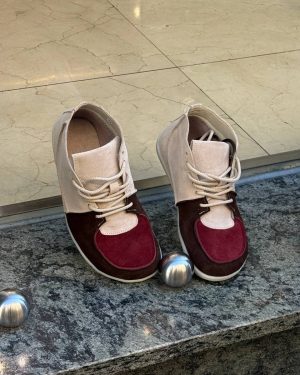 Anatomical sneakers