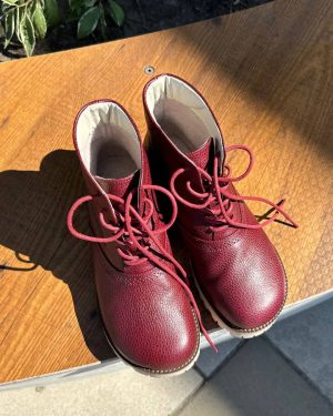 Anatomical boots